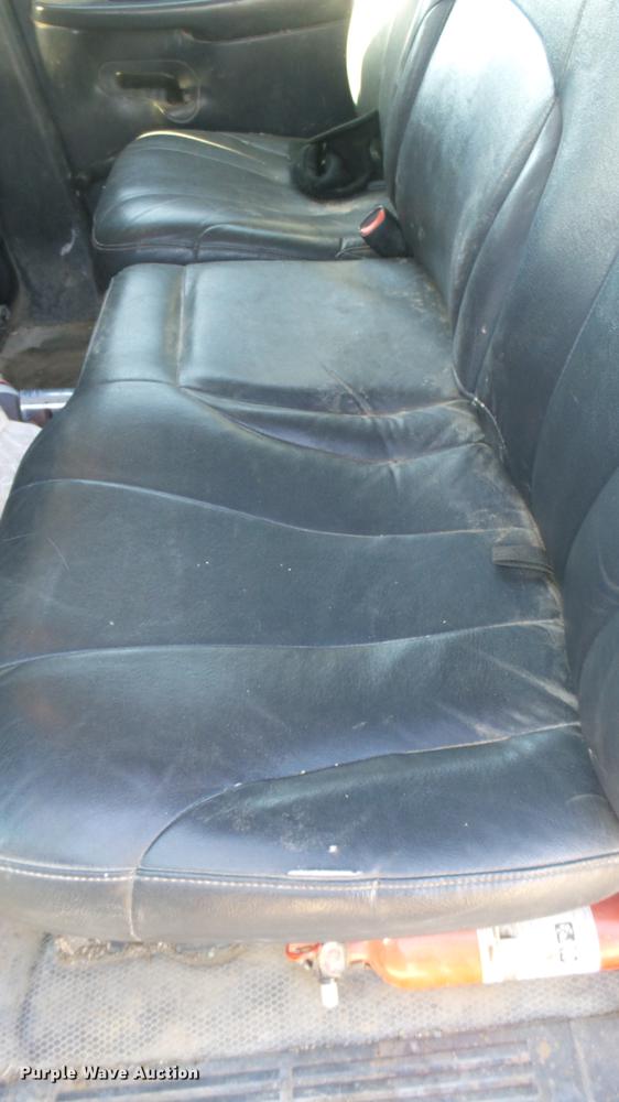 image for item DC1895 2002 Chevrolet Silverado 2500HD Crew Cab pickup truck