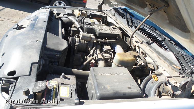 image for item DC1895 2002 Chevrolet Silverado 2500HD Crew Cab pickup truck