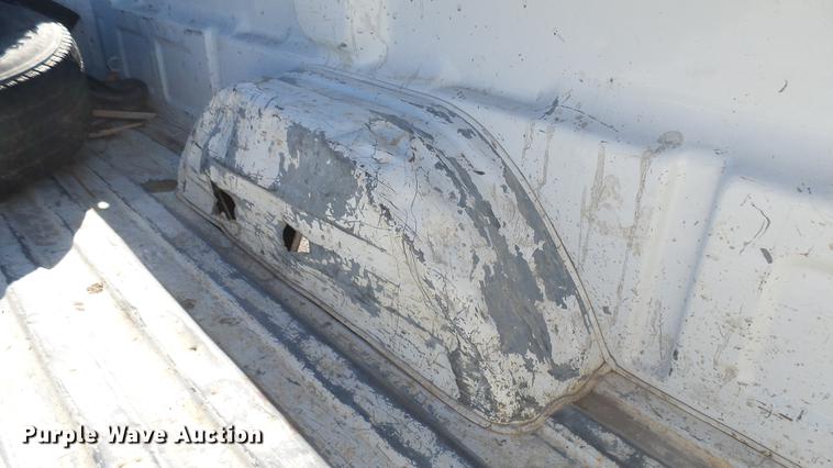 image for item DC1895 2002 Chevrolet Silverado 2500HD Crew Cab pickup truck