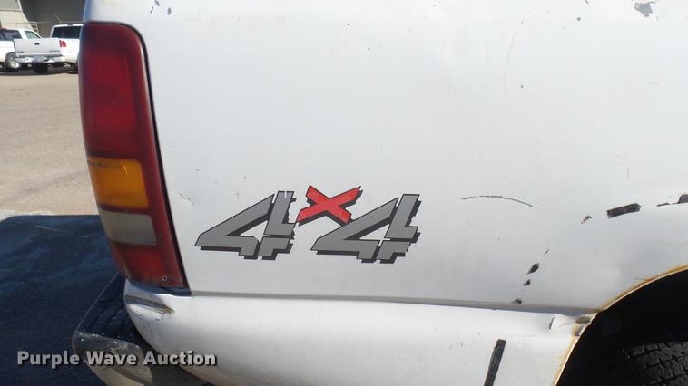 image for item DC1895 2002 Chevrolet Silverado 2500HD Crew Cab pickup truck