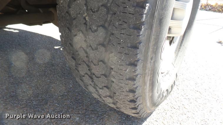 image for item DC1895 2002 Chevrolet Silverado 2500HD Crew Cab pickup truck