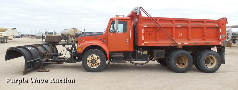 image for item DC1904 1997 International 4900 dump truck