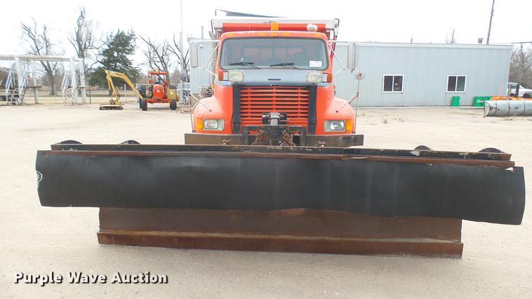 image for item DC1904 1997 International 4900 dump truck