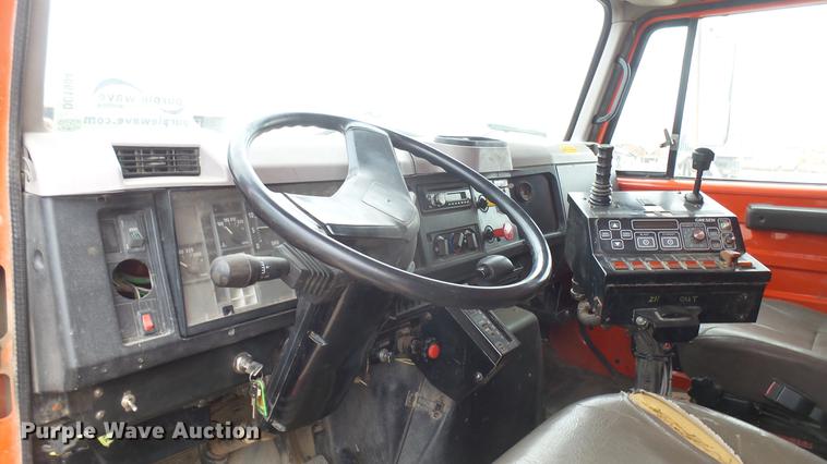 image for item DC1904 1997 International 4900 dump truck