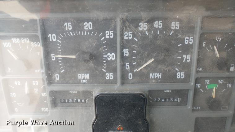 image for item DC1904 1997 International 4900 dump truck