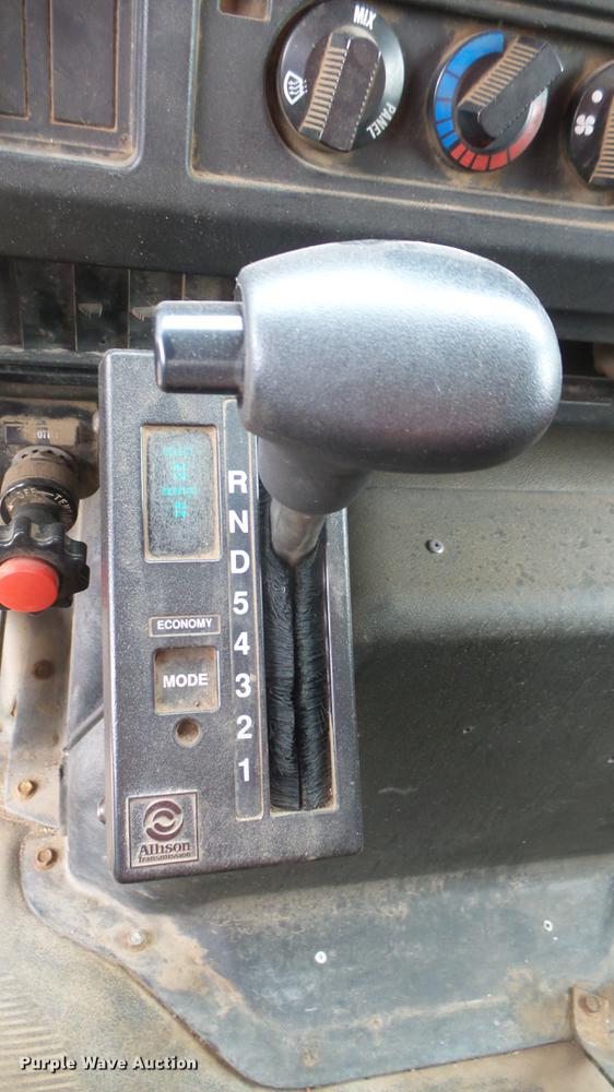 image for item DC1904 1997 International 4900 dump truck