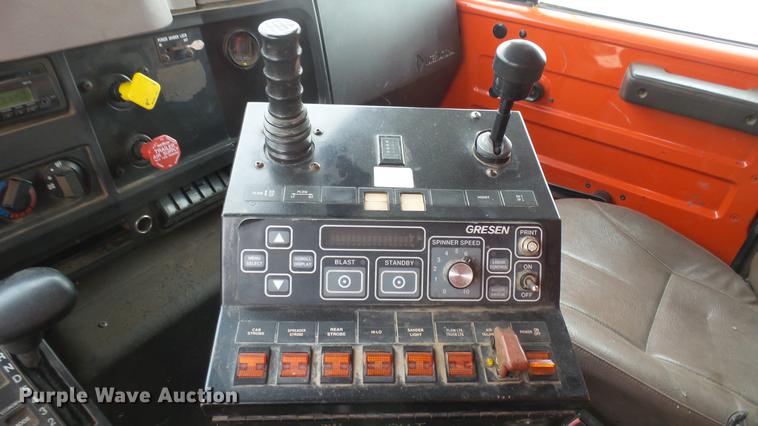 image for item DC1904 1997 International 4900 dump truck