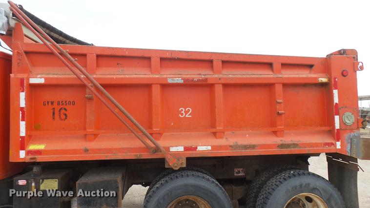 image for item DC1904 1997 International 4900 dump truck