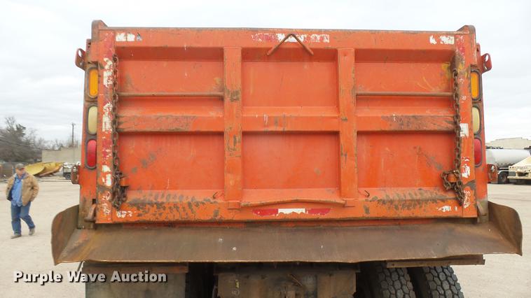 image for item DC1904 1997 International 4900 dump truck