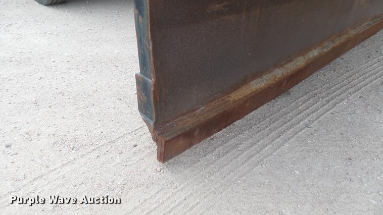 image for item DC1904 1997 International 4900 dump truck