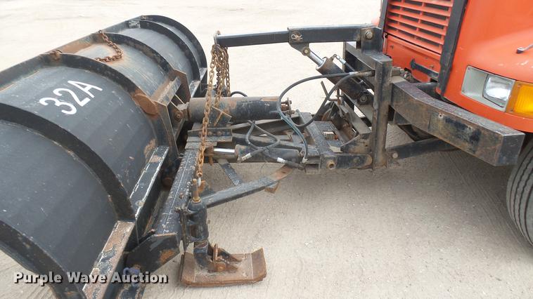 image for item DC1904 1997 International 4900 dump truck