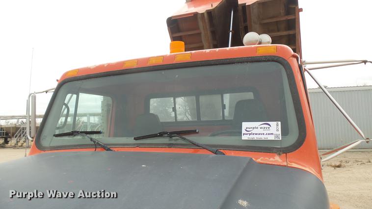 image for item DC1904 1997 International 4900 dump truck