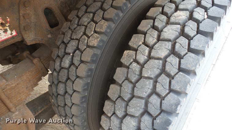 image for item DC1904 1997 International 4900 dump truck