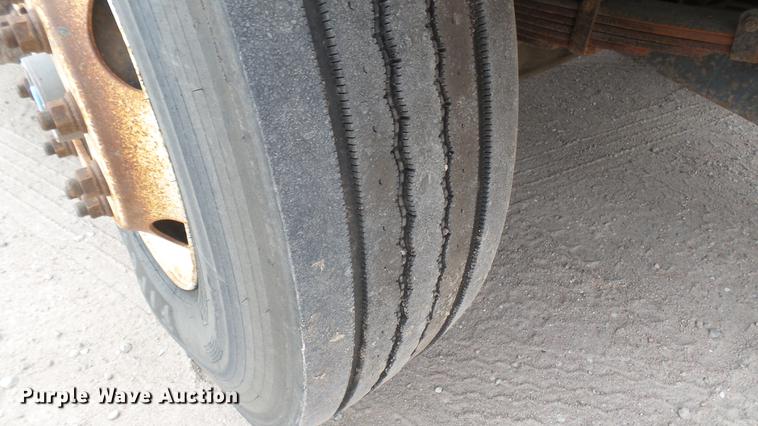 image for item DC1904 1997 International 4900 dump truck