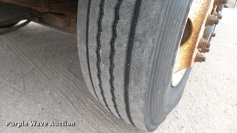 image for item DC1904 1997 International 4900 dump truck