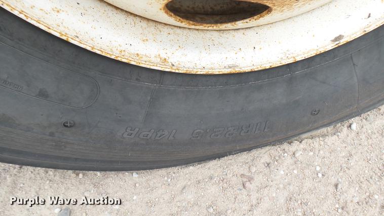 image for item DC1904 1997 International 4900 dump truck