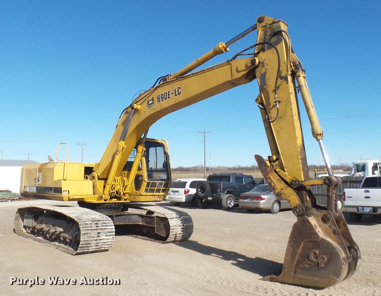 image for item DC1911 1998 John Deere 690E LC excavator