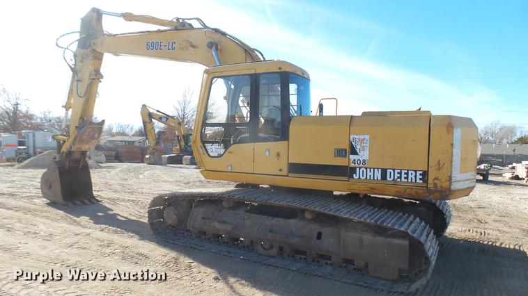 image for item DC1911 1998 John Deere 690E LC excavator