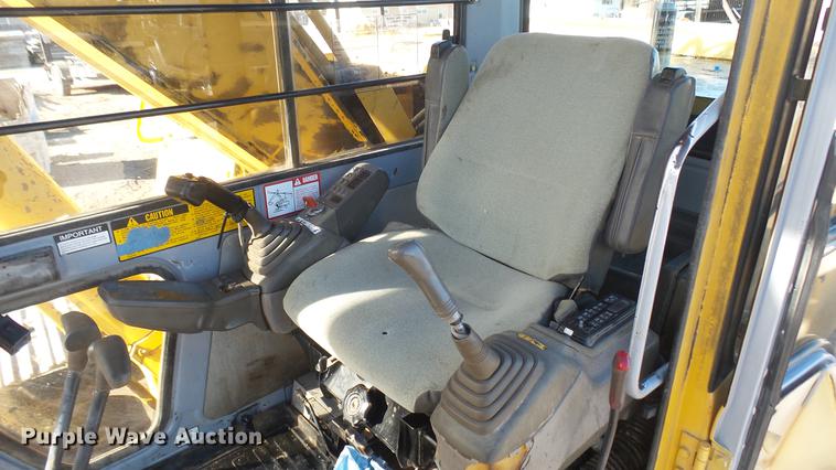 image for item DC1911 1998 John Deere 690E LC excavator