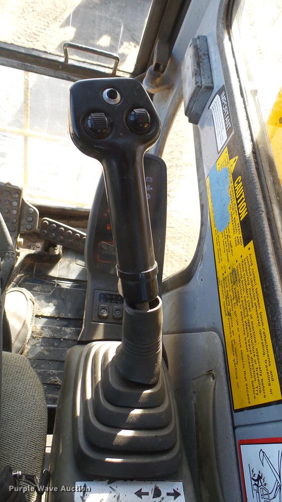 image for item DC1911 1998 John Deere 690E LC excavator