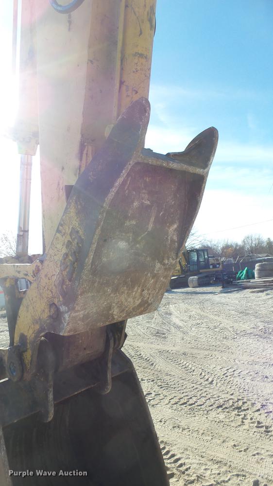 image for item DC1911 1998 John Deere 690E LC excavator