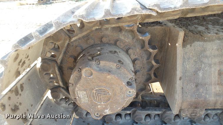 image for item DC1911 1998 John Deere 690E LC excavator