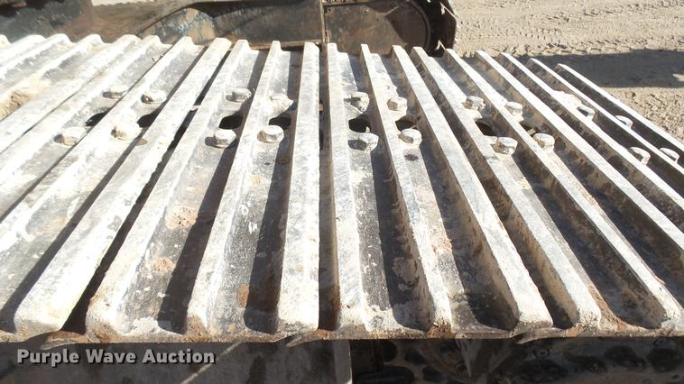 image for item DC1911 1998 John Deere 690E LC excavator