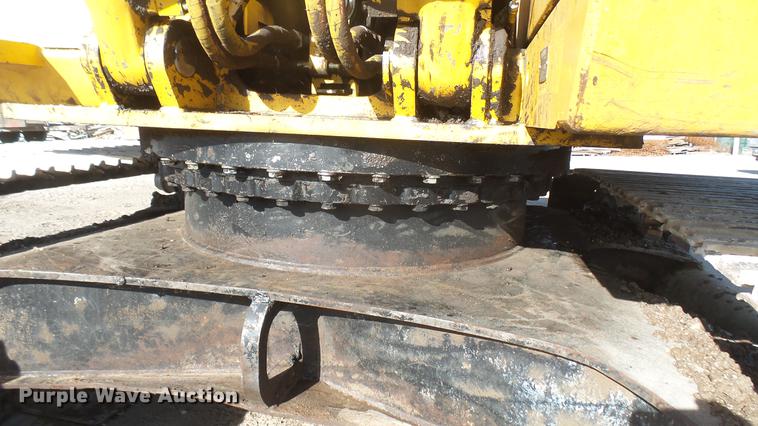 image for item DC1911 1998 John Deere 690E LC excavator