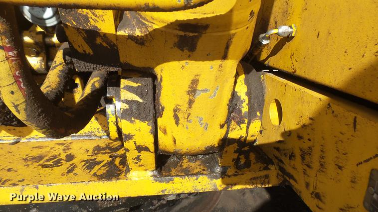 image for item DC1911 1998 John Deere 690E LC excavator