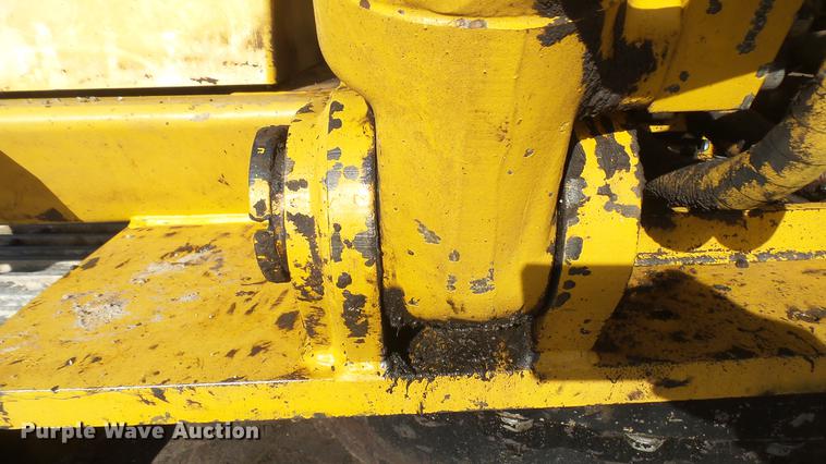 image for item DC1911 1998 John Deere 690E LC excavator