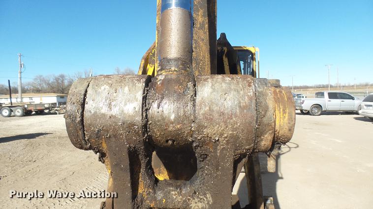 image for item DC1911 1998 John Deere 690E LC excavator