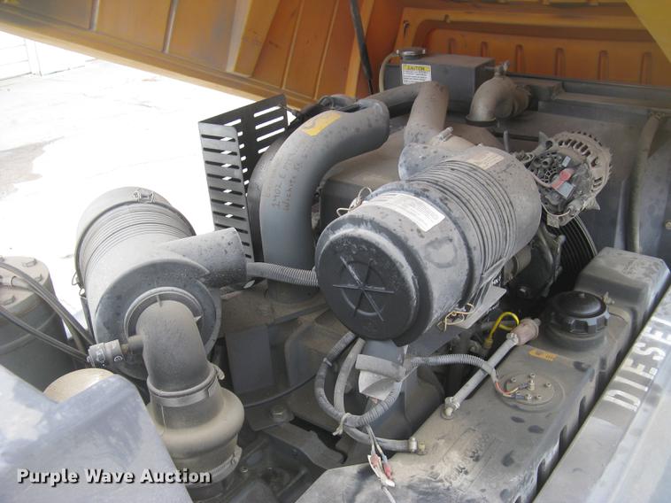 image for item DC2452 2007 Atlas Copco XAS185JD7 air compressor