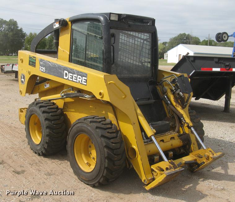 image for item DC2466 2008 John Deere 325 skid steer