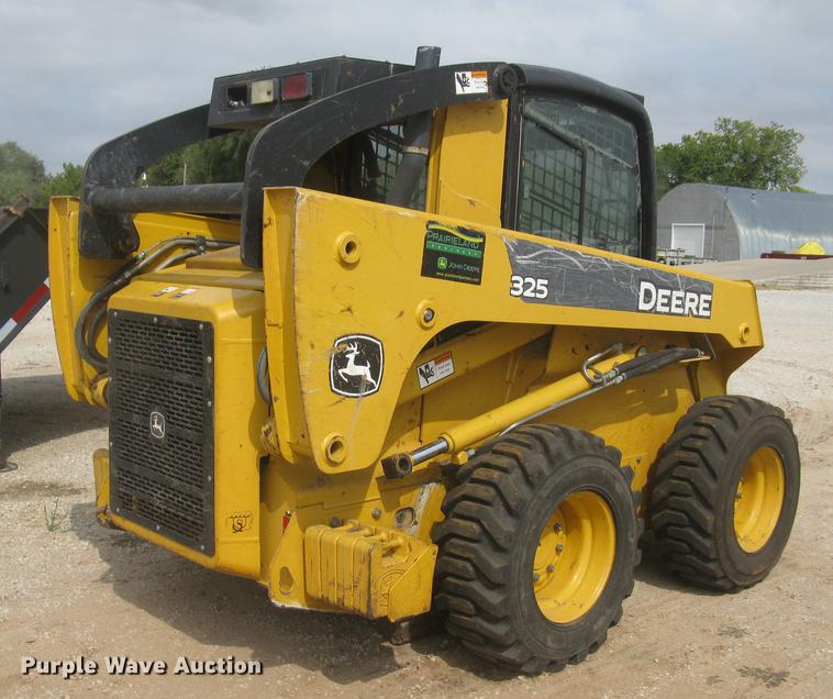 image for item DC2466 2008 John Deere 325 skid steer