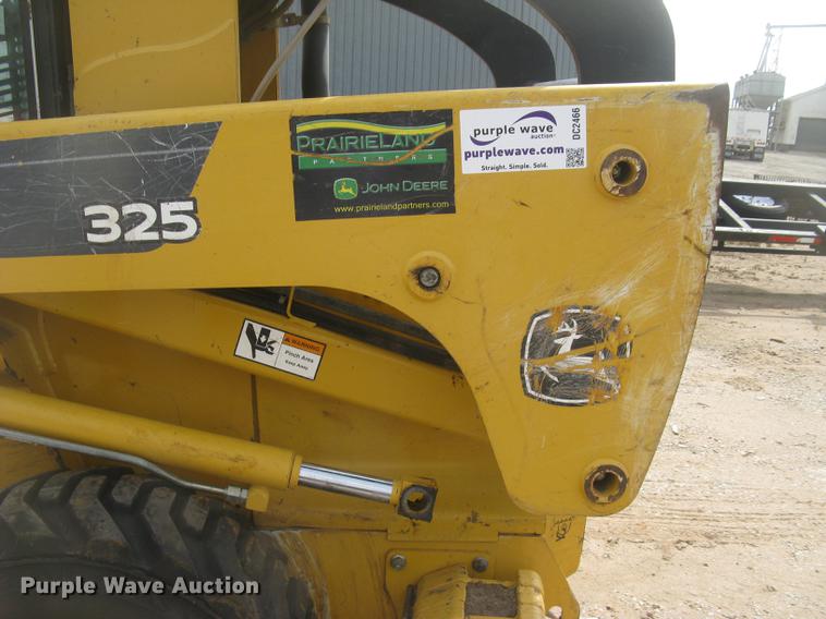 image for item DC2466 2008 John Deere 325 skid steer