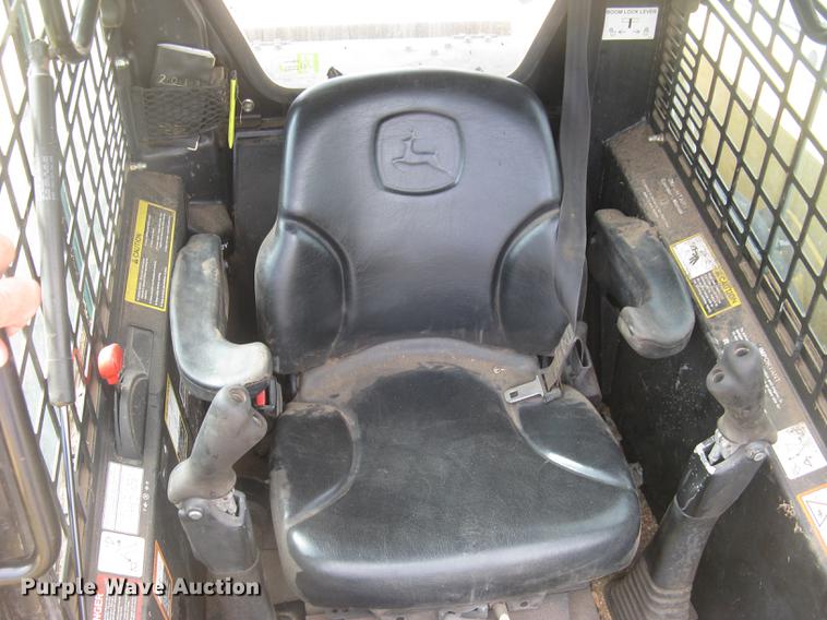 image for item DC2466 2008 John Deere 325 skid steer