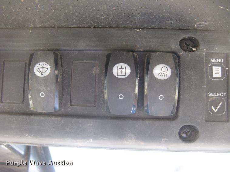 image for item DC2466 2008 John Deere 325 skid steer