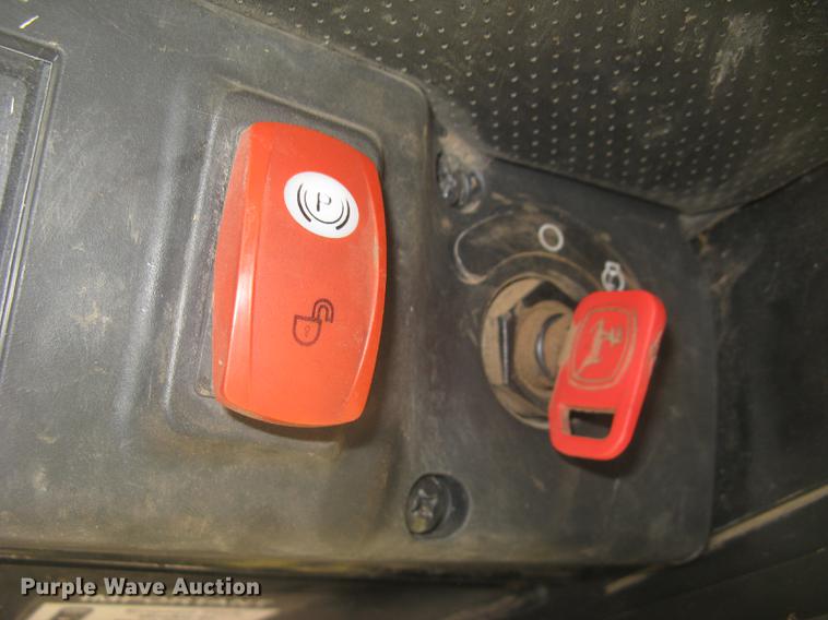 image for item DC2466 2008 John Deere 325 skid steer