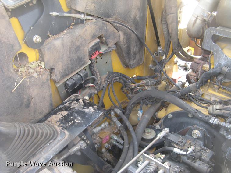 image for item DC2466 2008 John Deere 325 skid steer