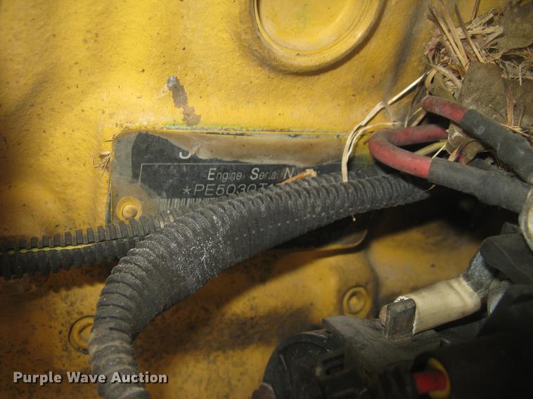 image for item DC2466 2008 John Deere 325 skid steer