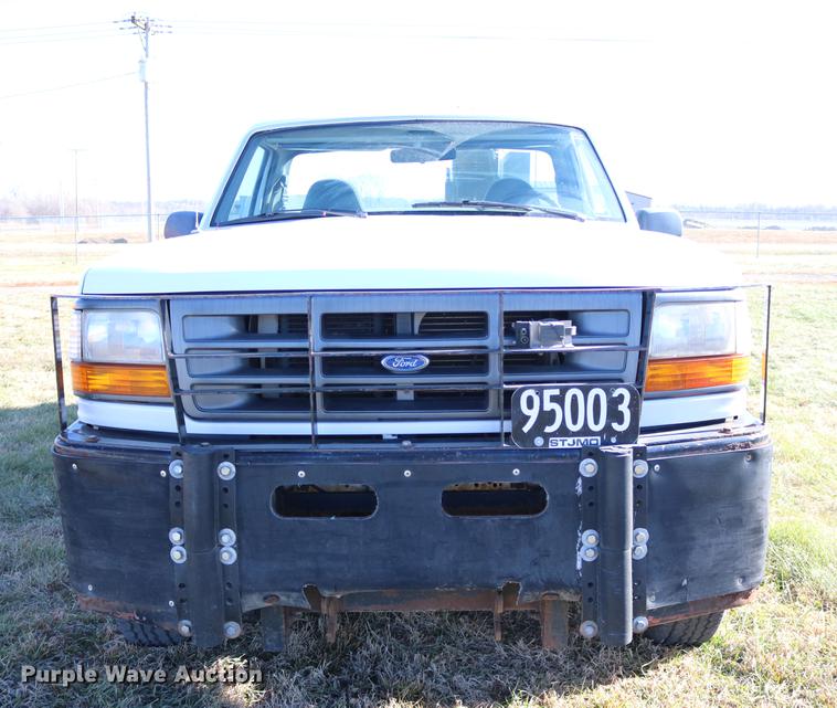 image for item DC3586 1997 Ford F250 service truck