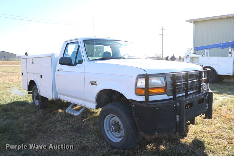 image for item DC3586 1997 Ford F250 service truck