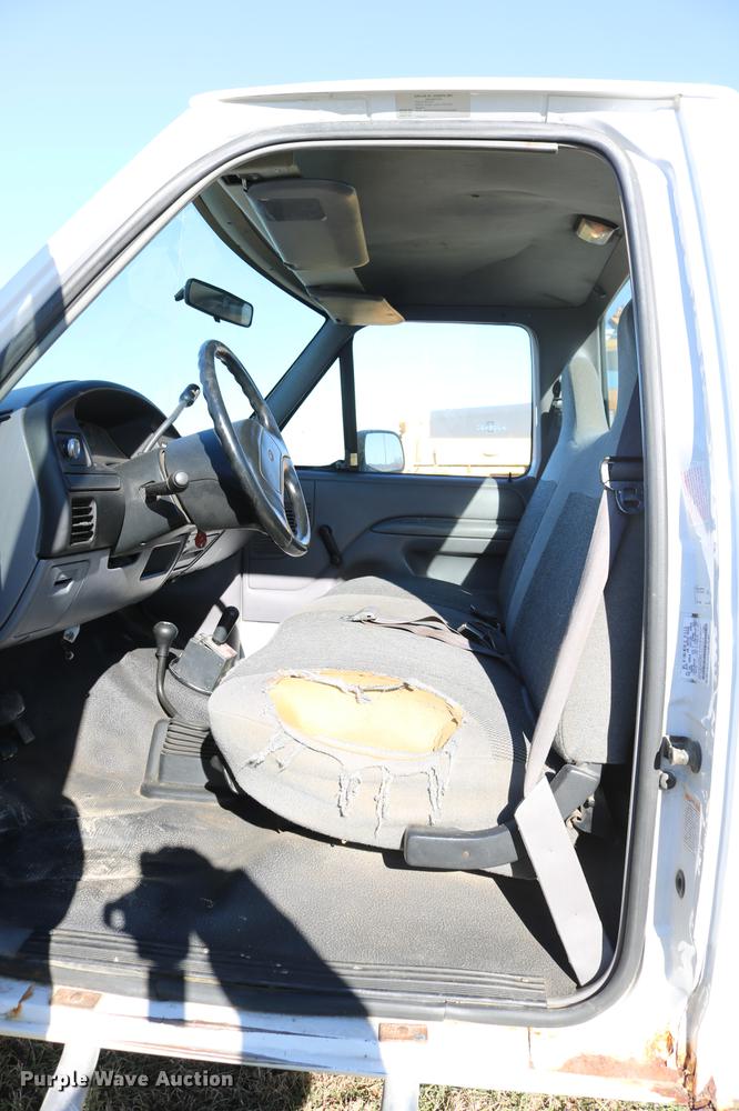 image for item DC3586 1997 Ford F250 service truck