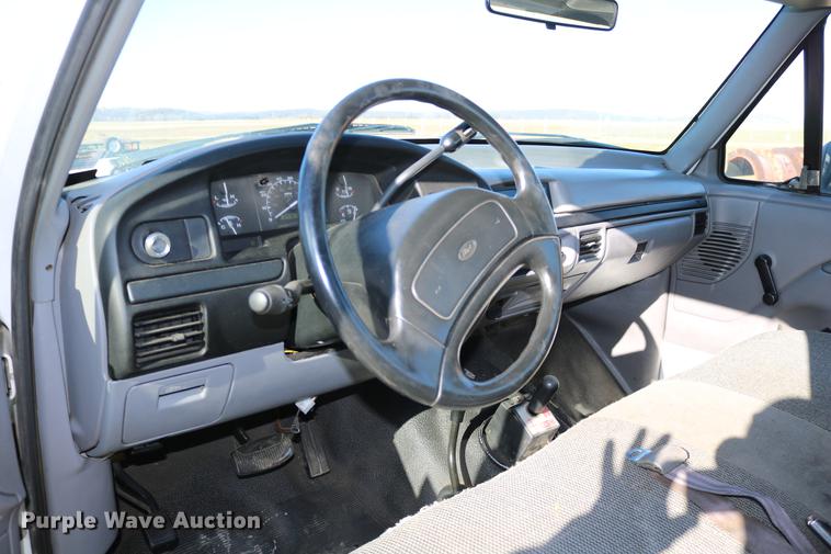 image for item DC3586 1997 Ford F250 service truck