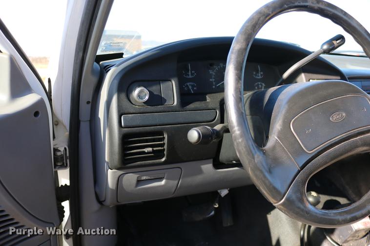 image for item DC3586 1997 Ford F250 service truck