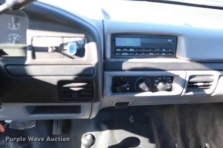 image for item DC3586 1997 Ford F250 service truck