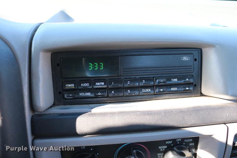 image for item DC3586 1997 Ford F250 service truck