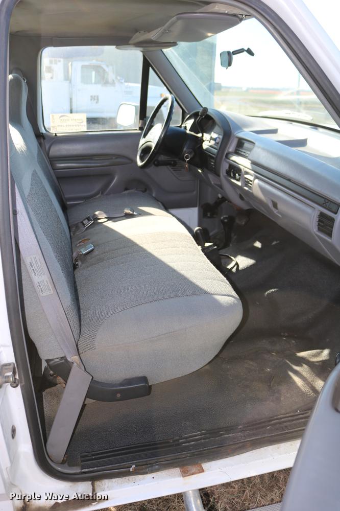 image for item DC3586 1997 Ford F250 service truck