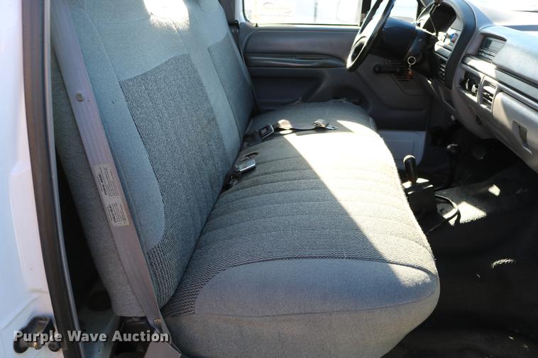 image for item DC3586 1997 Ford F250 service truck