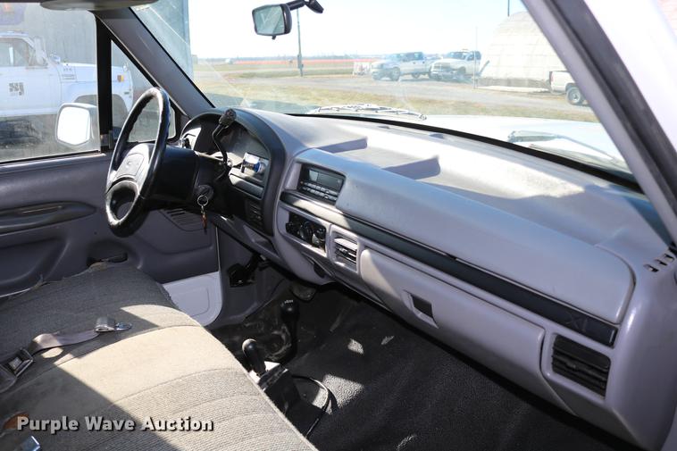 image for item DC3586 1997 Ford F250 service truck